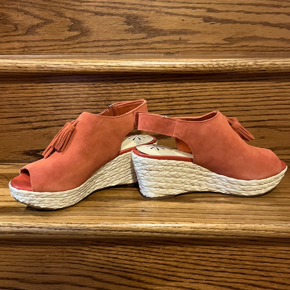 Isaac Mizrahi Open Toed Suede Leather Sandals Size 6.5 Wide